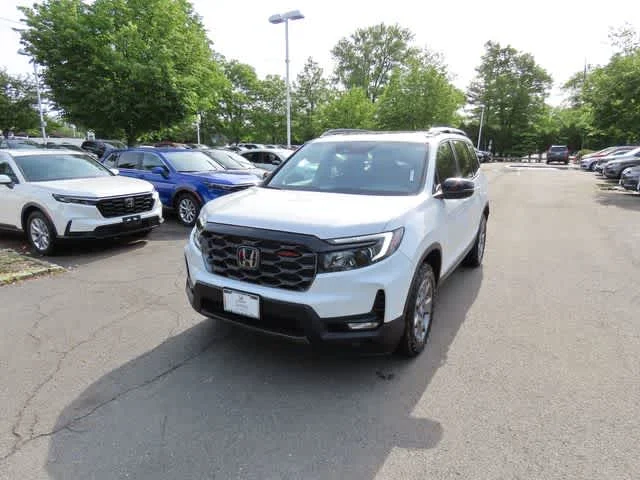 2024 Honda Passport 3.5 TrailSport 4WD Auto's photo