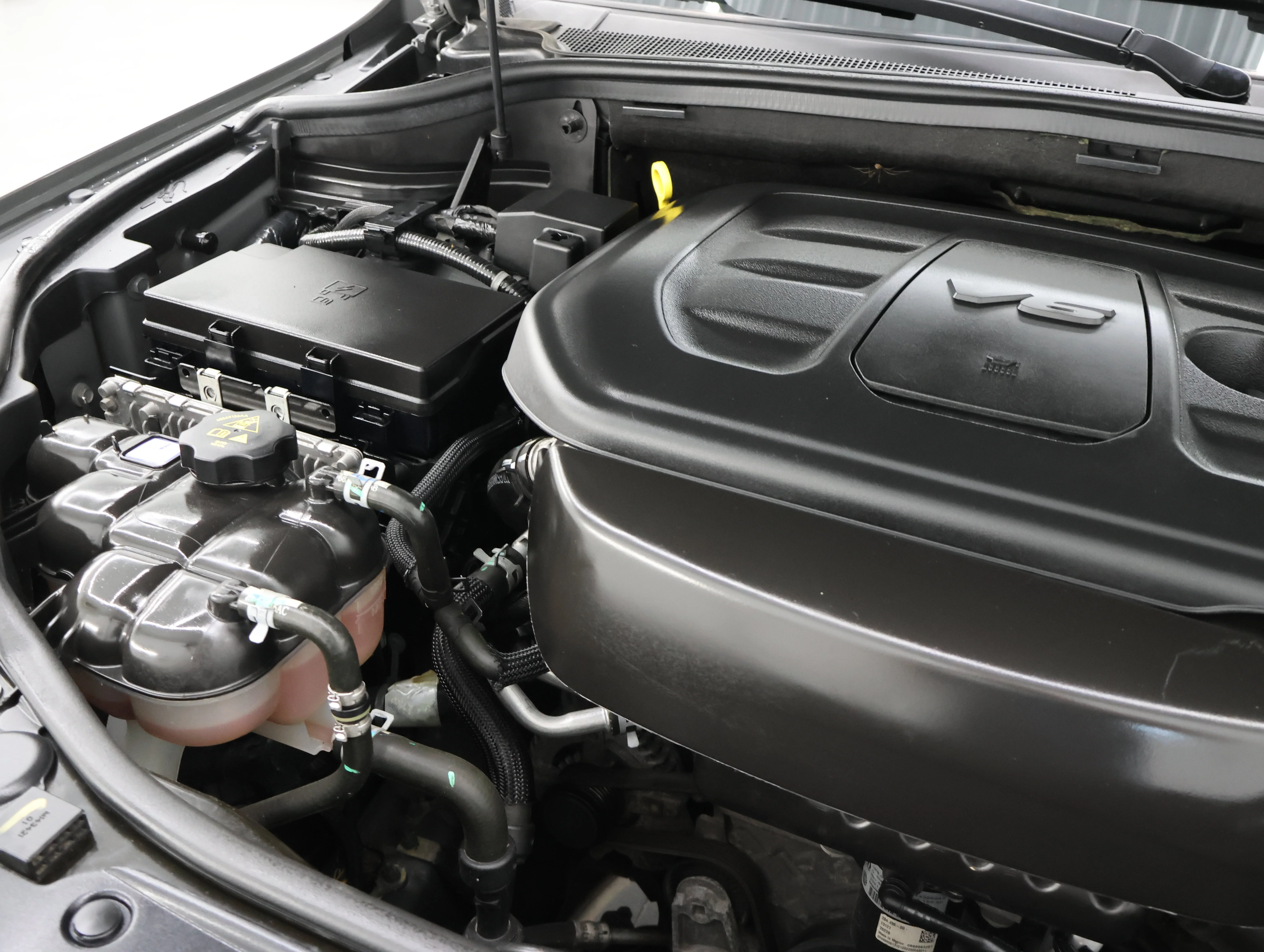 Used 2020 Sting-Gray Clearcoat Jeep Altitude image 18