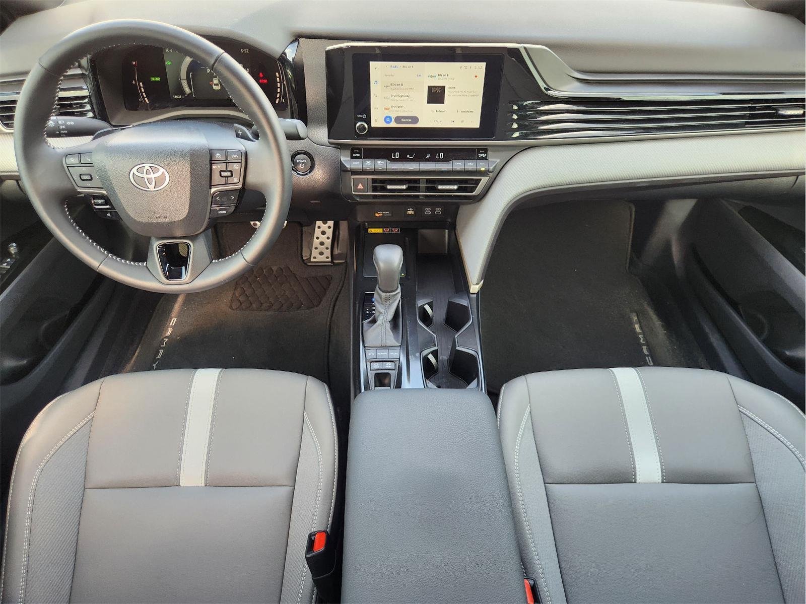 2025 Toyota Camry photo 26 of 33