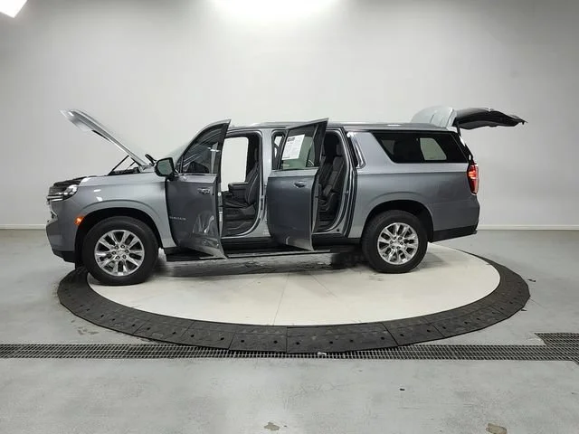 Used 2023 Sterling Gray Metallic Chevrolet Premier image 13