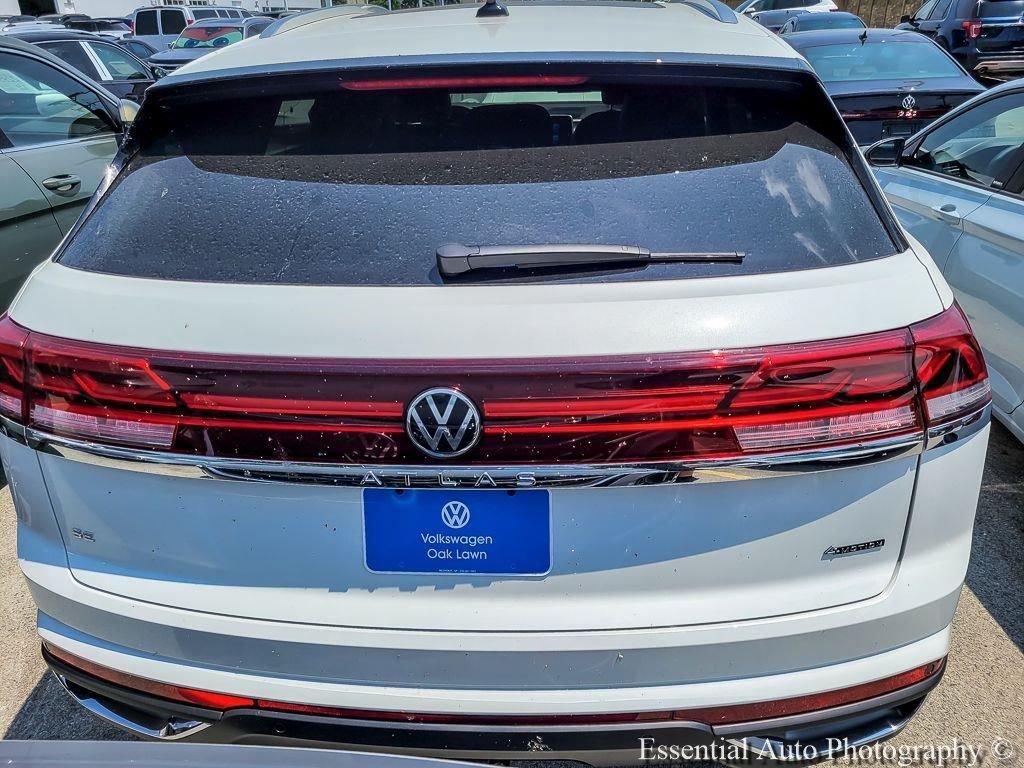 New 2026 Opal White Pearl Volkswagen 2.0T SE w/Technology image 4