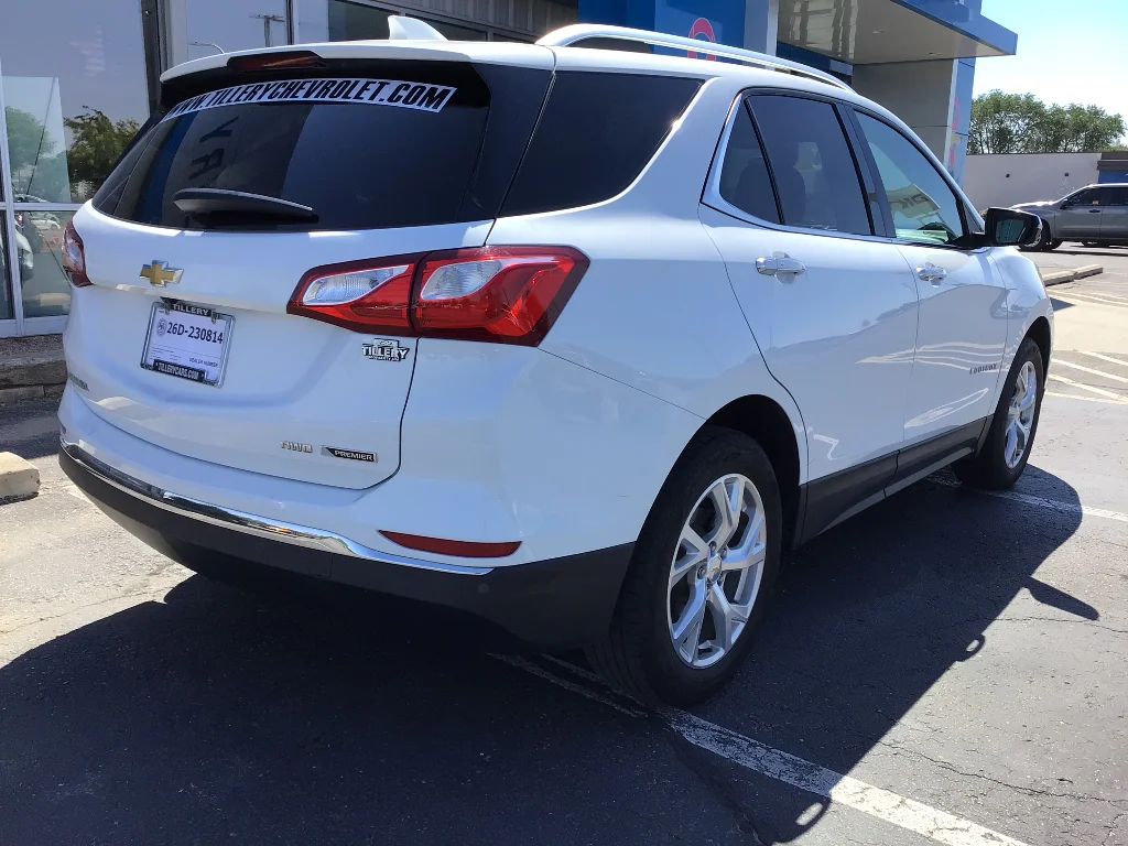 Used 2018 SUMMIT WHITE Chevrolet Premier image 5