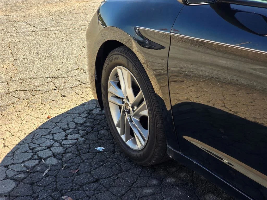 Used 2020 Black Hyundai SEL image 19