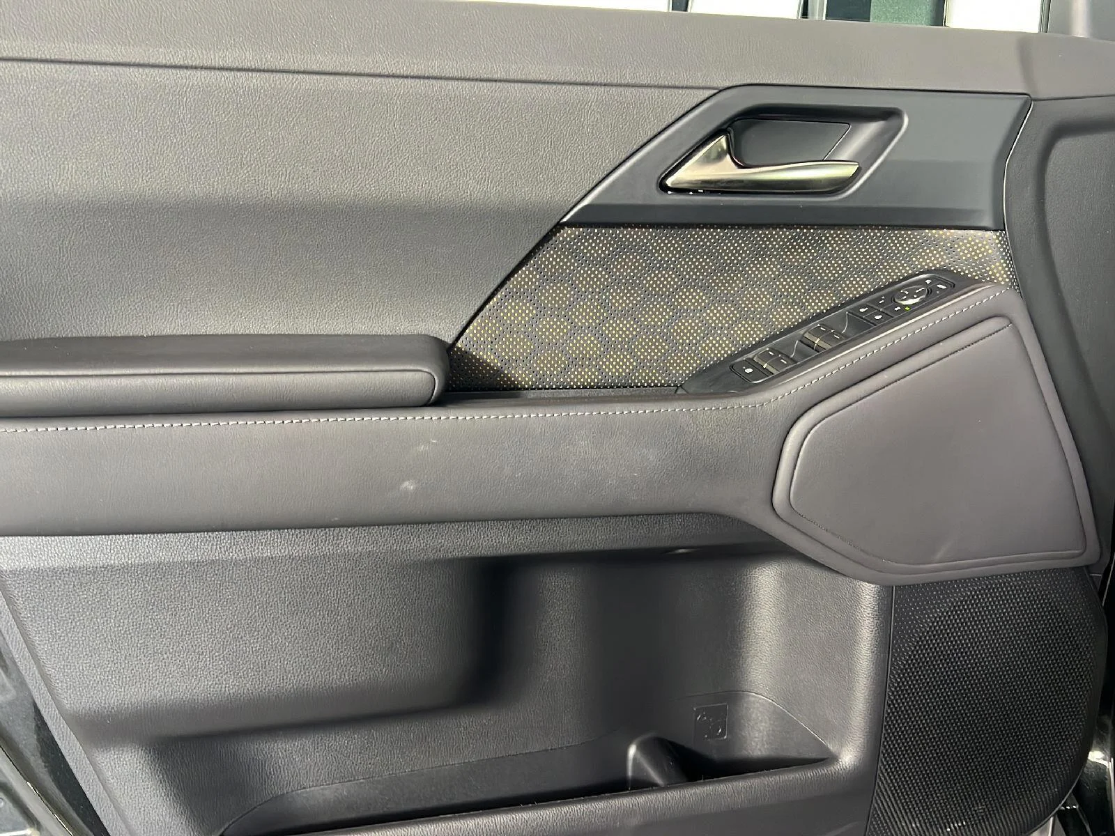 Used 2024 Caviar Lexus Premium+ image 22