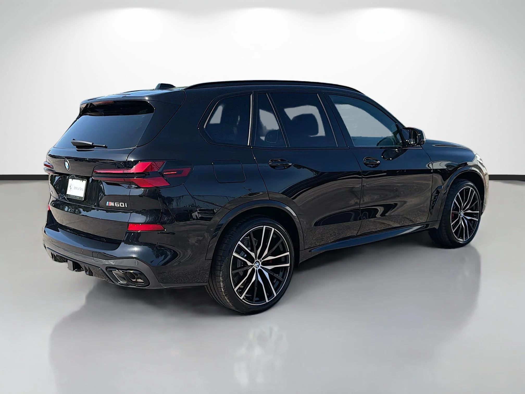 New 2026 Black Sapphire Metallic BMW M60i image 3