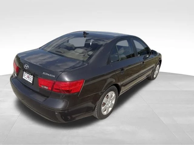 Used 2009 Brown Hyundai GLS image 3