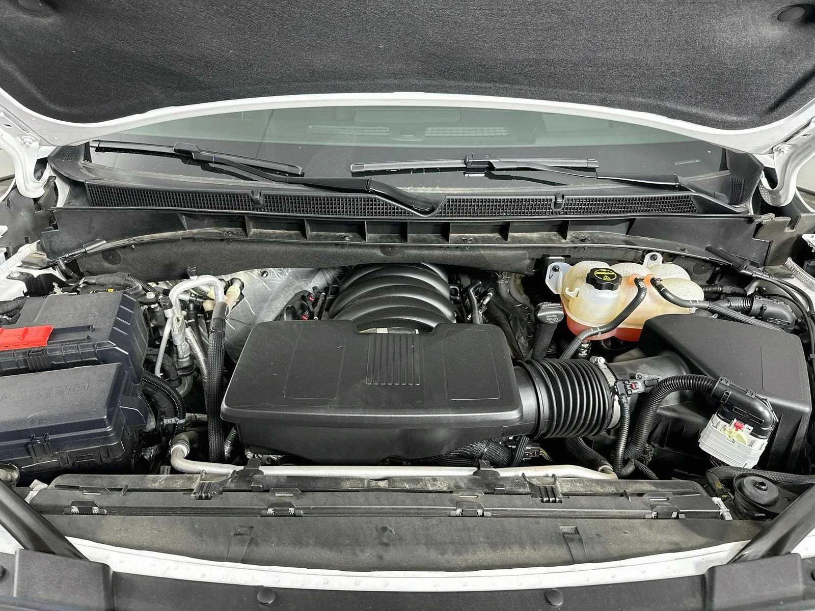 Used 2025 White GMC Denali Ultimate image 35