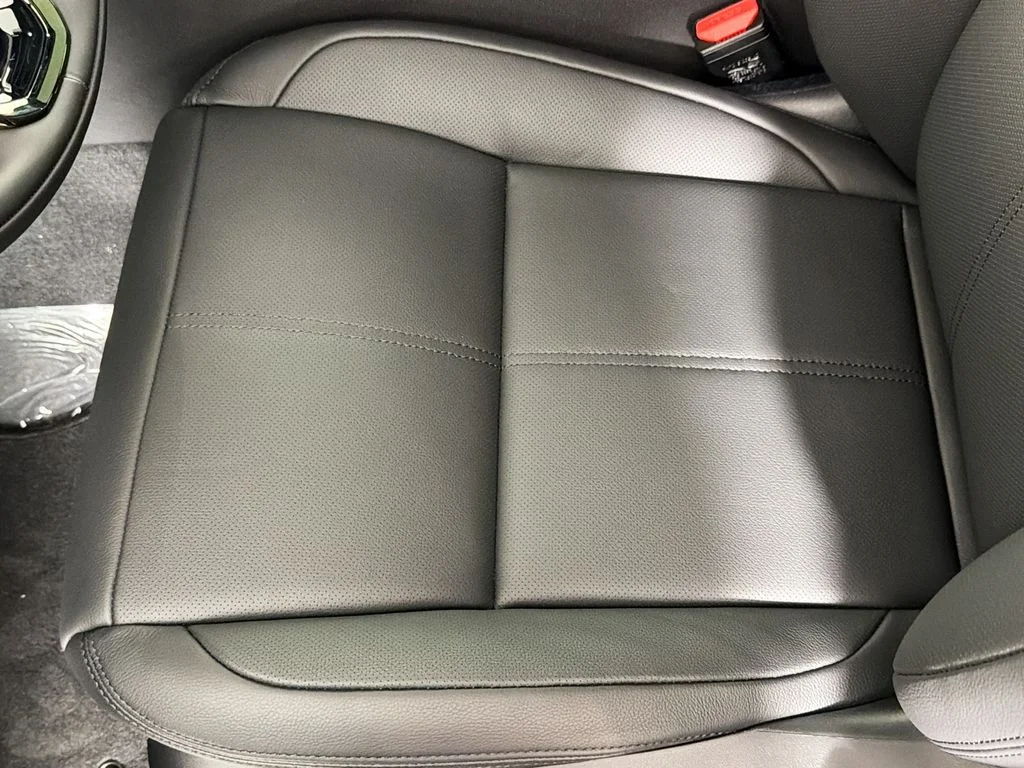 New 2026 Varesine Blue Land Rover Dynamic SE image 20