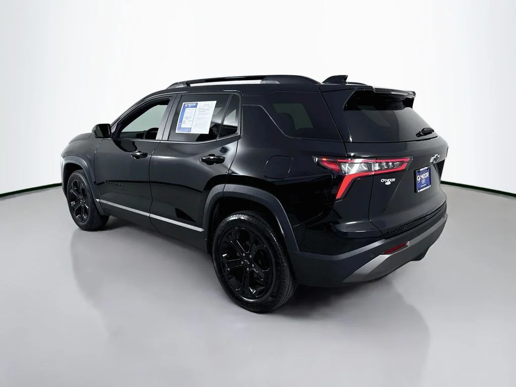 Used 2025 Mosaic Black Metallic Chevrolet AWD LT image 10