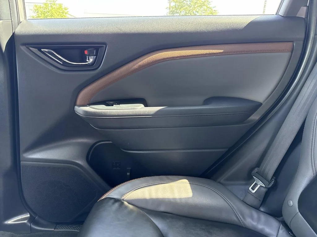 Used 2025 Beige Subaru Sport image 18