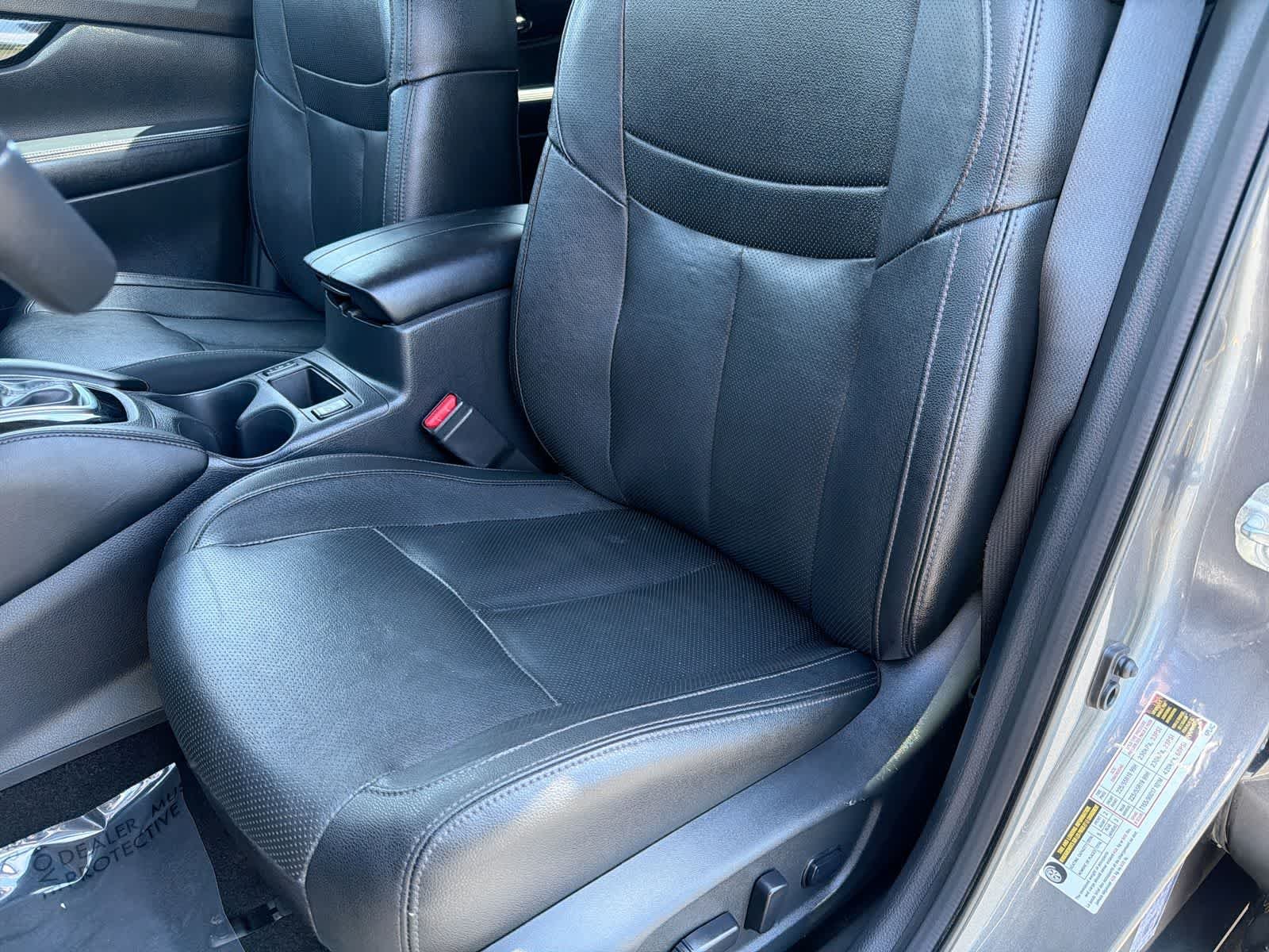 Used 2020 Gun Metallic Nissan SL image 17