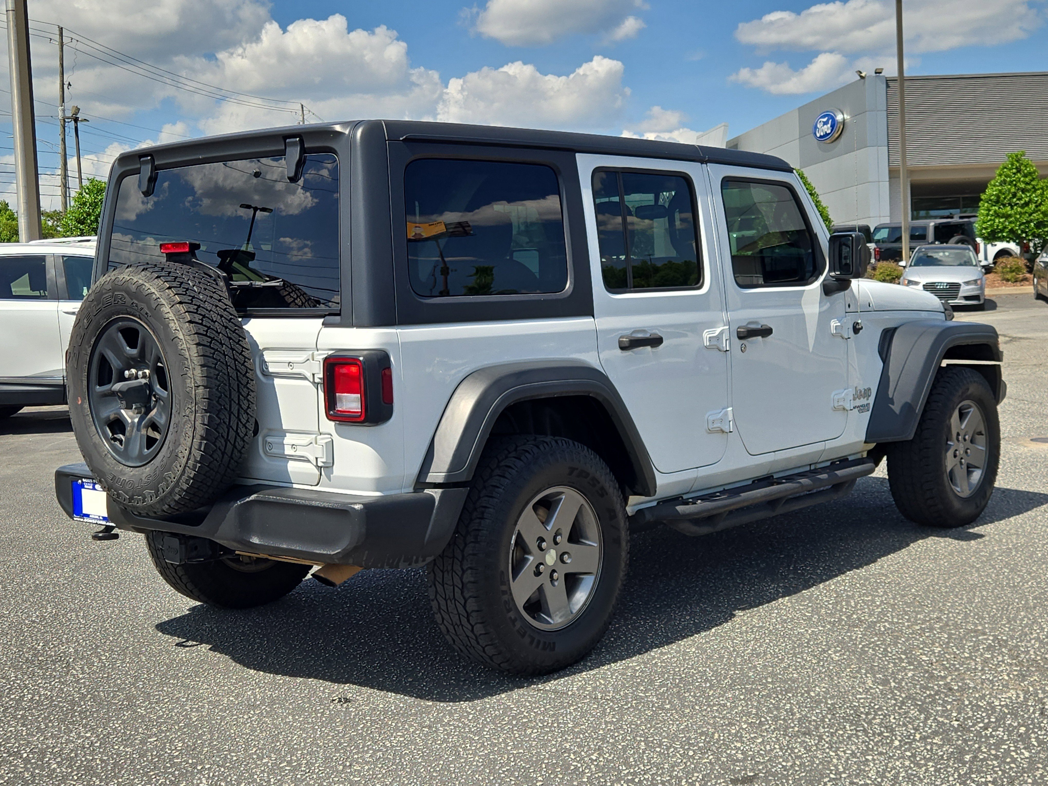 Used 2018 White Jeep Sport image 7
