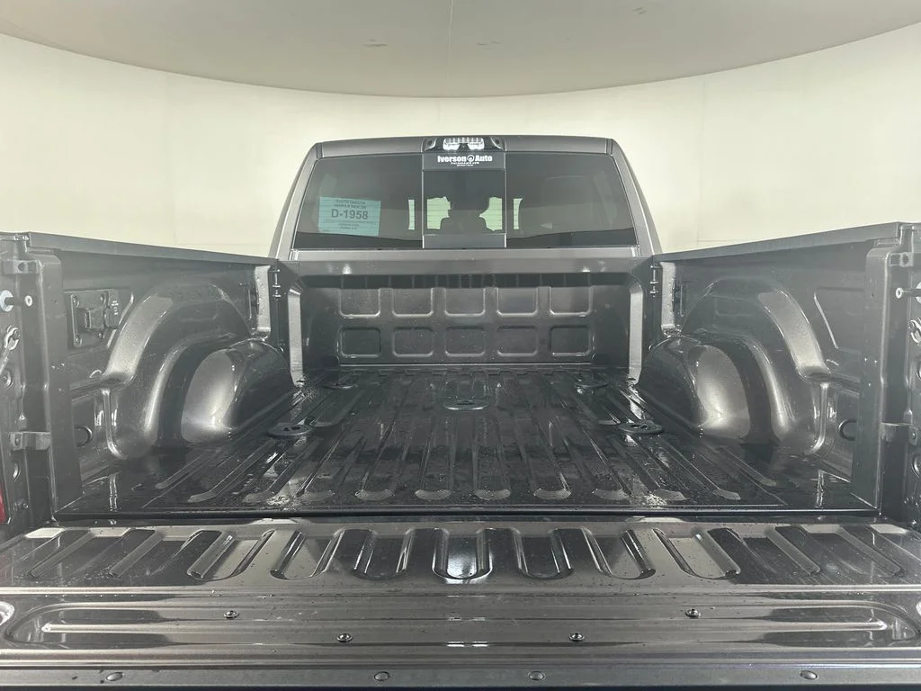 New 2026 Granite Crystal Metallic Clear-Coat Exterior Paint RAM Laramie image 9