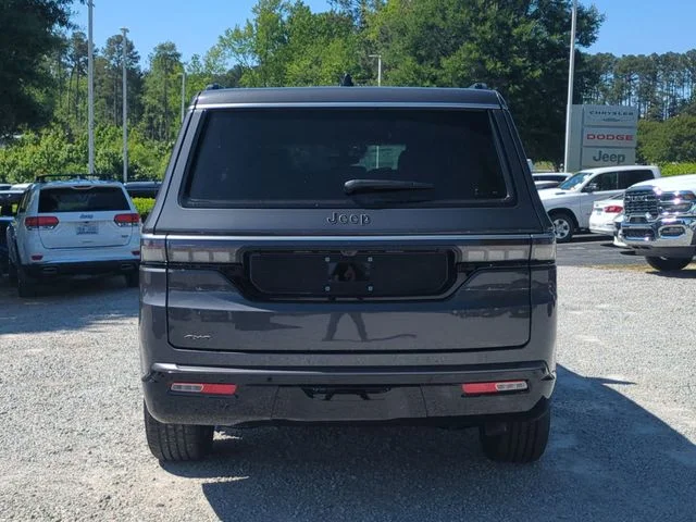New 2026 Baltic-Gray Metallic Clear-Coat Exterior Paint Jeep  image 4
