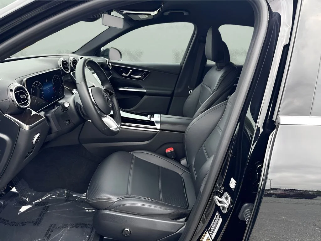 Used 2023 Black Mercedes-Benz GLC 300 image 9