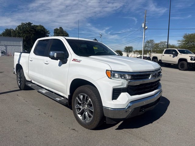 Used 2024 White Chevrolet LT image 7