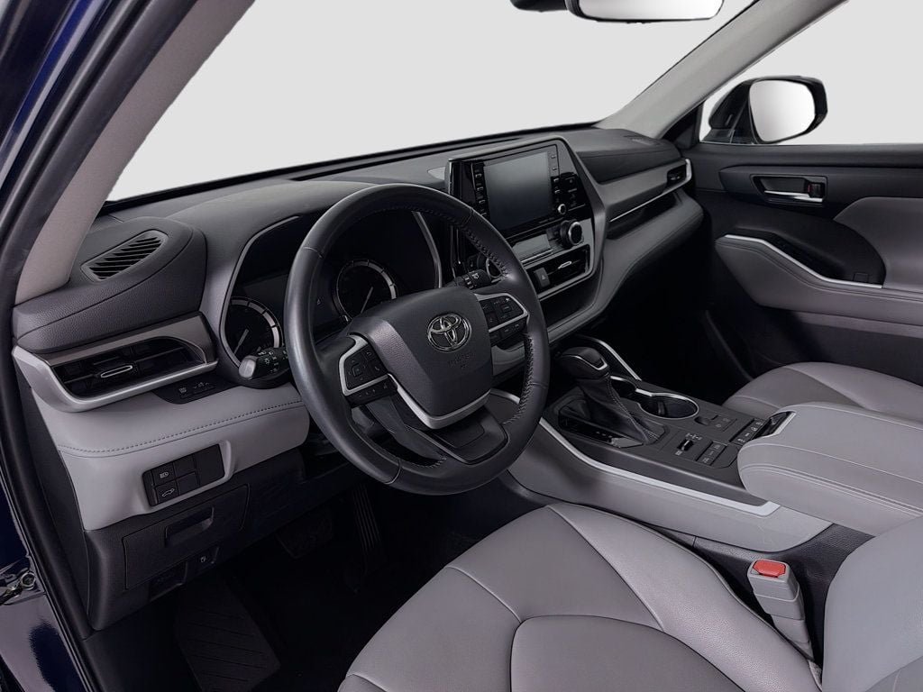 Used 2022 Blueprint Toyota XLE AWD image 9