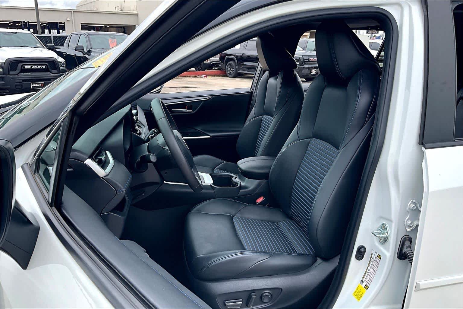 Used 2023 Wind Chill Pearl/Midnight Black Metallic Toyota Hybrid XSE image 8
