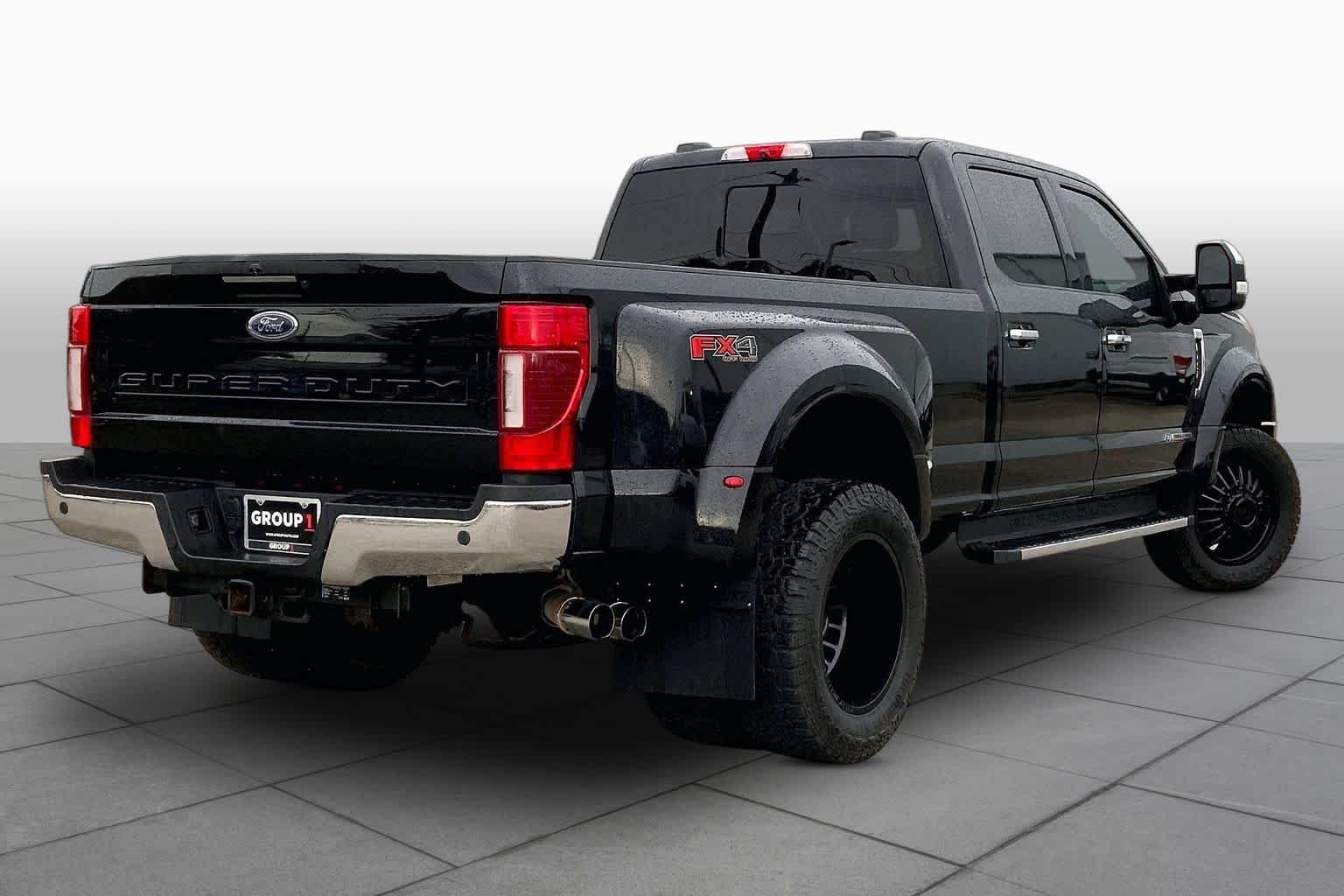 Used 2022 Agate Black Metallic Ford F-450 Pickup LARIAT image 11