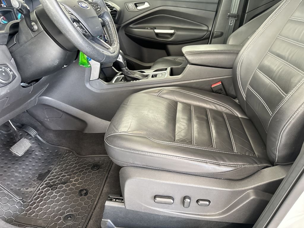 Used 2018 White Ford SEL image 13