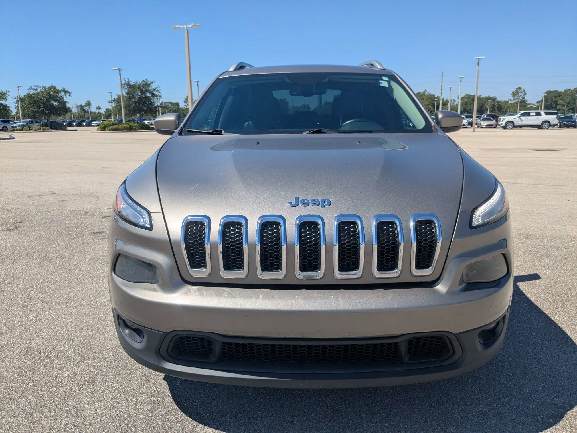 Used 2018 Light Brownstone Pearlcoat Jeep Latitude Plus image 3