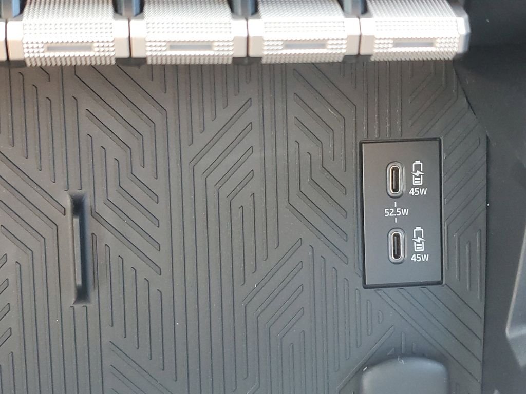 2025 Toyota Tacoma SR5 - Photo 24