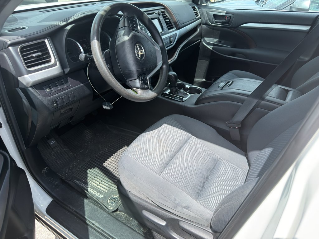Used 2019 Blizzard Pearl Toyota LE image 7