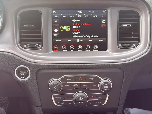 Used 2023 Black Dodge SXT image 20