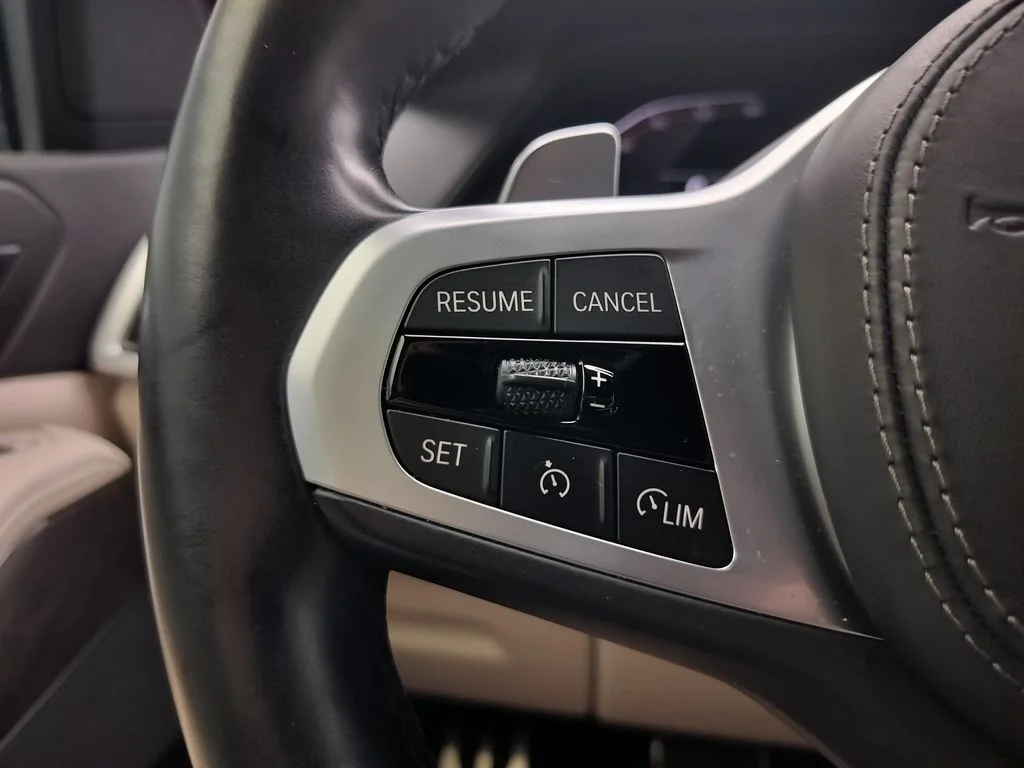 Used 2022 Black BMW sDrive40i image 13