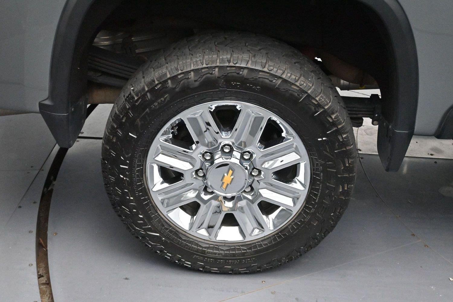 Used 2024 Sterling Gray Metallic Chevrolet High Country image 36