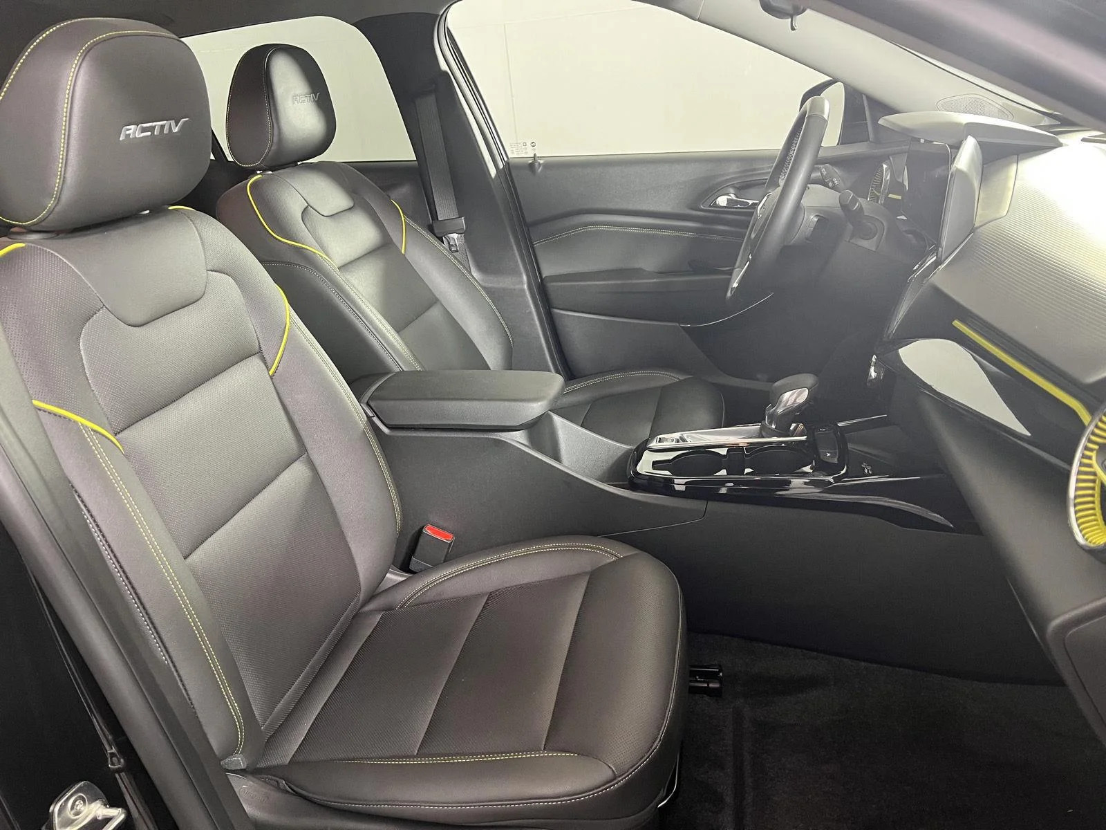 Used 2024 Mosaic Black Metallic Chevrolet ACTIV image 22