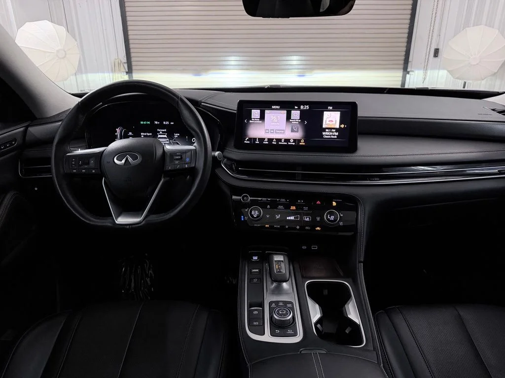 Certified Used 2023 Gray INFINITI LUXE image 27