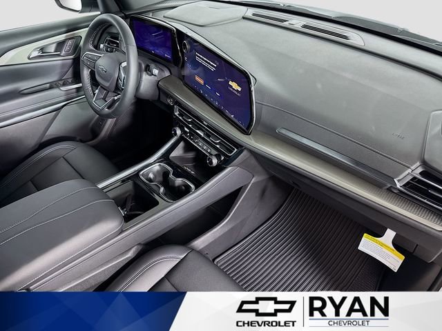 New 2026 Summit White Chevrolet LT image 30