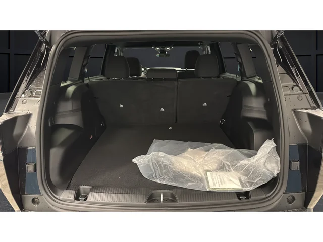New 2026 Diamond Black Crystal Pearl-Coat Exterior Paint Jeep Laredo image 25