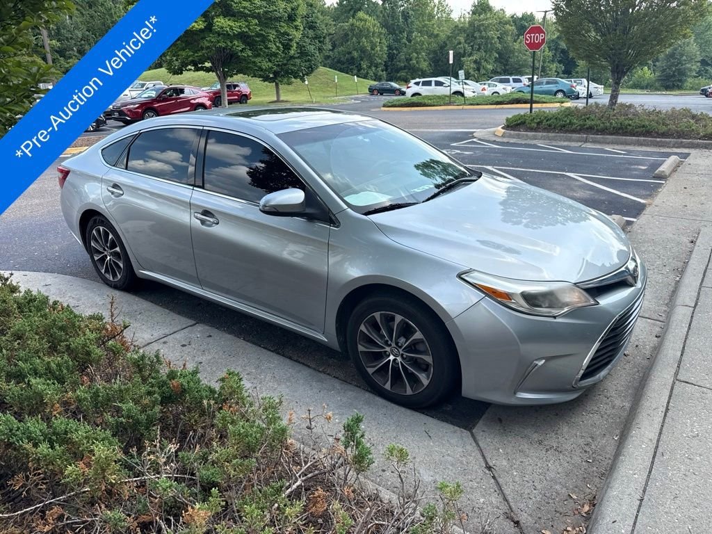 Used 2016 Silver Toyota XLE Premium image 1
