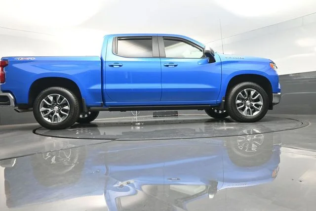 Used 2025 Blue Chevrolet LT image 46