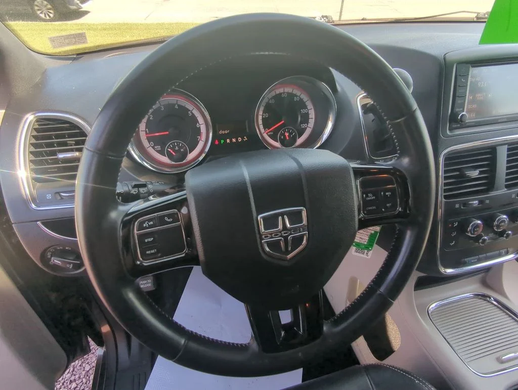 Used 2019 Gray Dodge SXT image 15