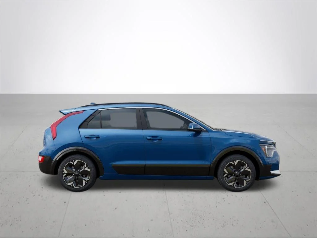 New 2026 Mineral Blue Kia WIND image 7