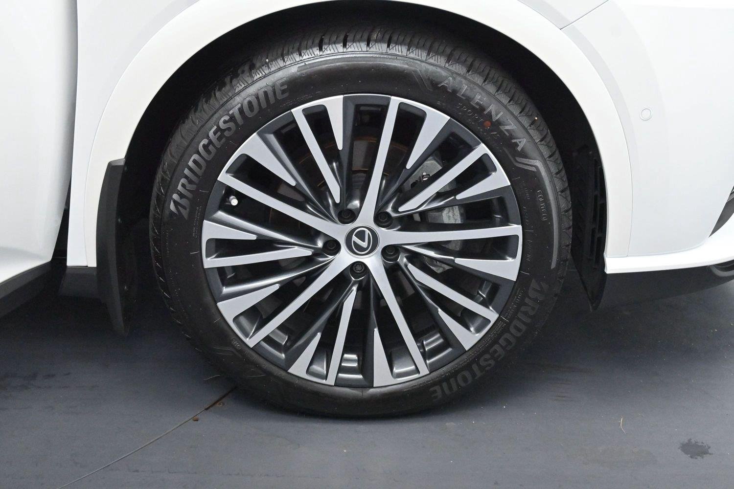 Used 2025 White Lexus RX 350 image 37