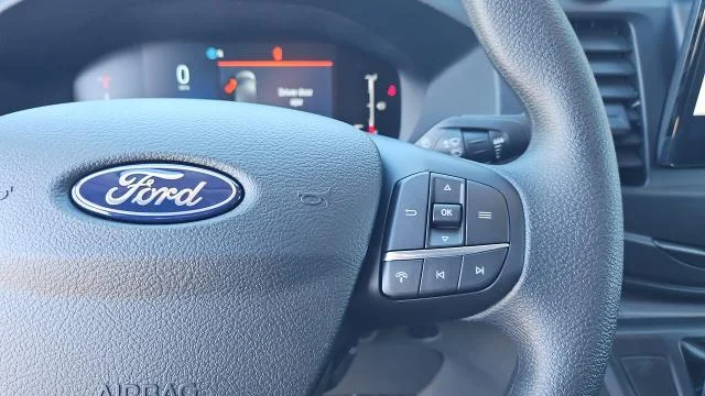New 2026 Oxford White Ford 250 XL Medium Roof image 25