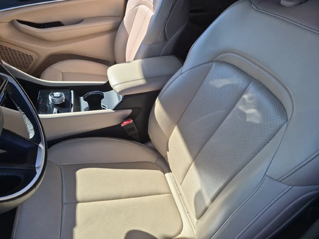Used 2023 Red Jeep Limited image 16