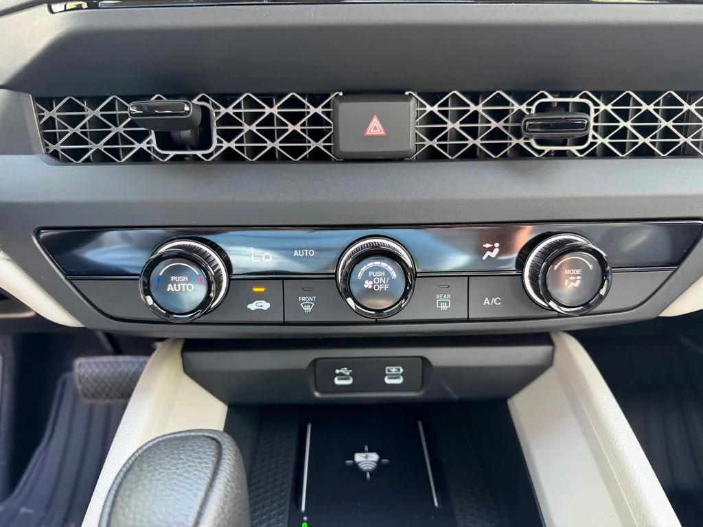 New 2026 Platinum White Pearl Honda LX image 21