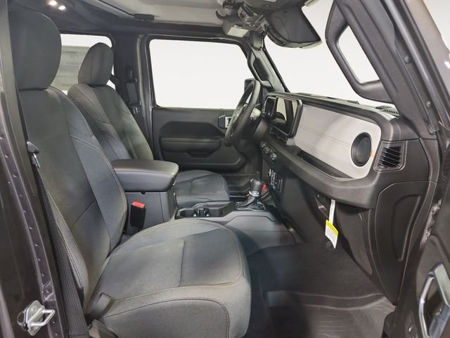 New 2026 Granite Crystal Metallic Clearcoat Jeep Sport S image 15