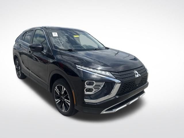 Used 2025  Mitsubishi SE image 7