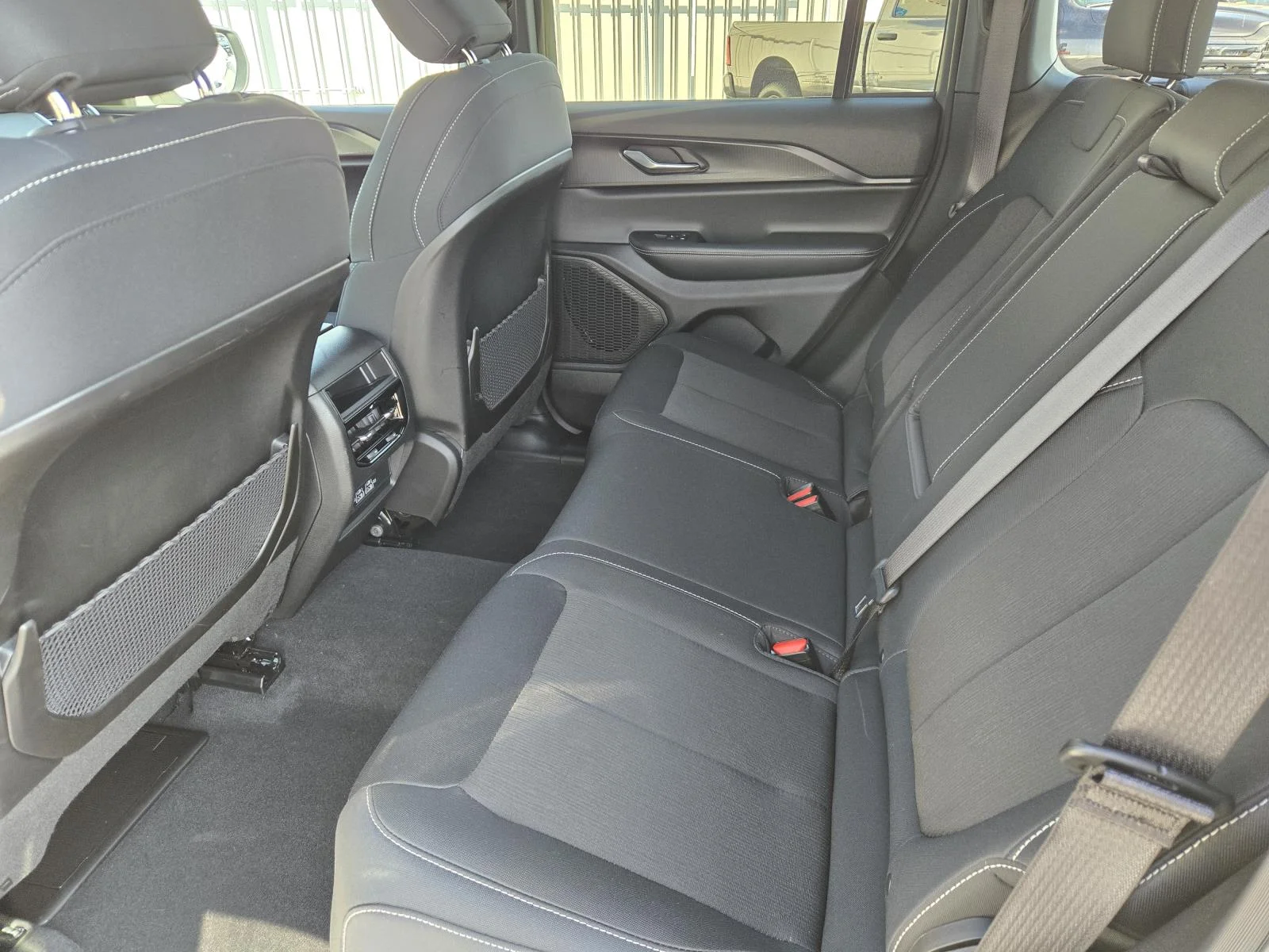 2025 Jeep Grand Cherokee Laredo - Photo 26