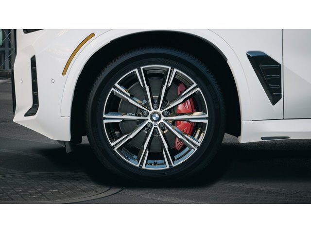 2026 BMW X5 M60i - Photo 7