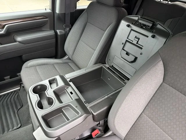 Used 2025 White Chevrolet LT image 23