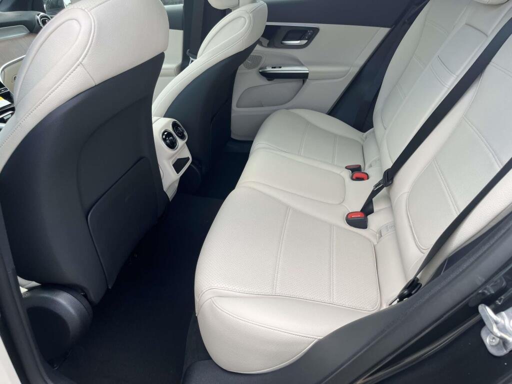 New 2026 Graphite Grey Metallic Mercedes-Benz GLC 300 image 17