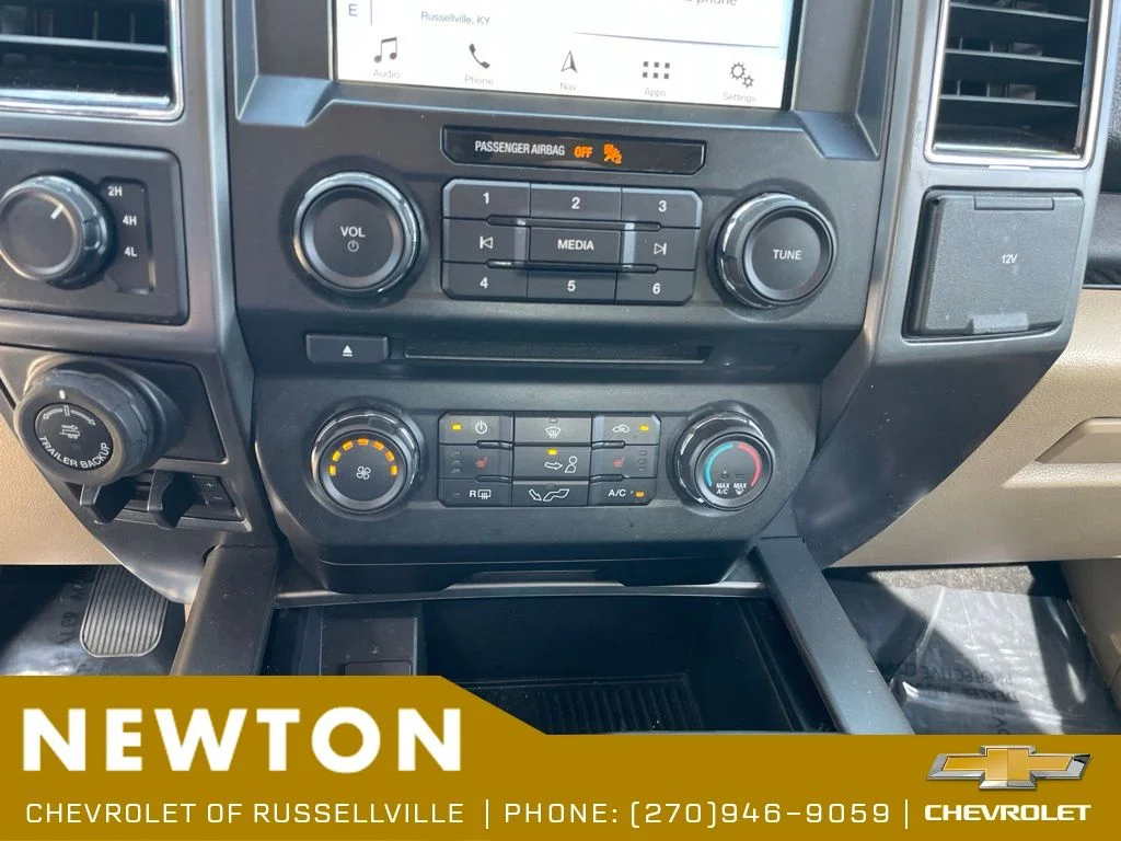 Used 2018 Shadow Black Ford XLT image 11