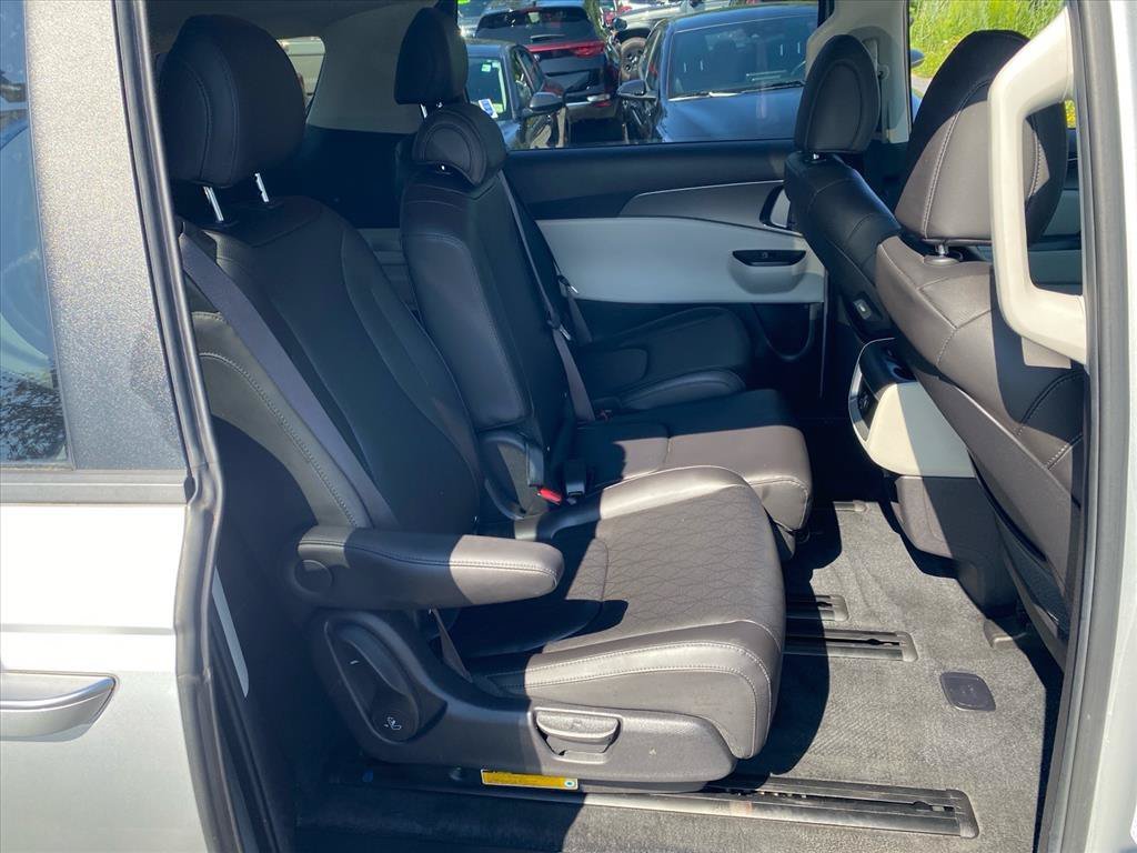 Used 2022 Silky Silver Kia LXS image 25